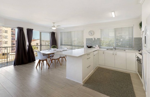 Mooloolaba Apartment | Experience MAINSAIL8 - Oceanfront Bliss at Mooloolaba Beach