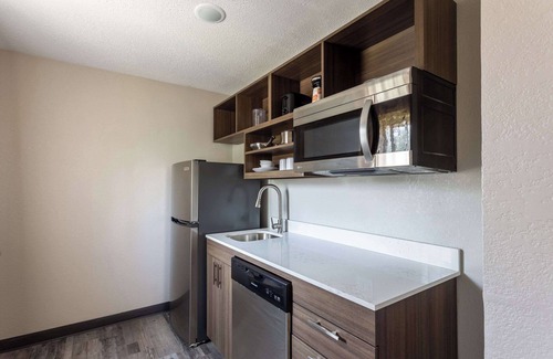 Bourbonnais Hotel | Welcoming MainStay Suites Bourbonnais with Family-Friendly Amenities