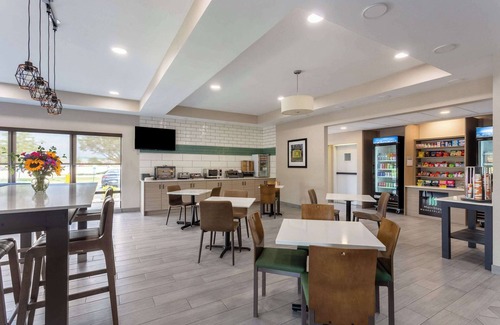 Bourbonnais Hotel | Welcoming MainStay Suites Bourbonnais with Family-Friendly Amenities