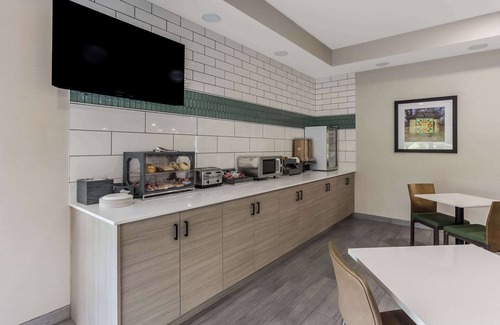Bourbonnais Hotel | Welcoming MainStay Suites Bourbonnais with Family-Friendly Amenities