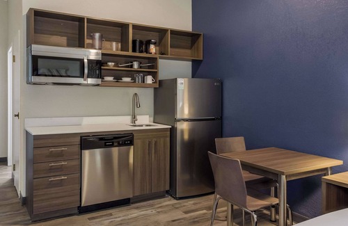 Bourbonnais Hotel | Welcoming MainStay Suites Bourbonnais with Family-Friendly Amenities