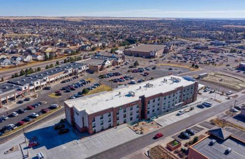 Colorado Springs Hotel | Discover MainStay Suites Colorado Springs East - Family Friendly