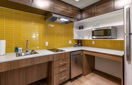 Carlsbad Hotel | Discover MainStay Suites Carlsbad South: Family-Friendly Stay