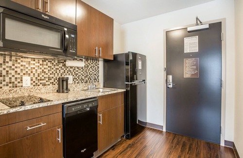 Emerson Hotel | Discover MainStay Suites Cartersville - Perfect for Families