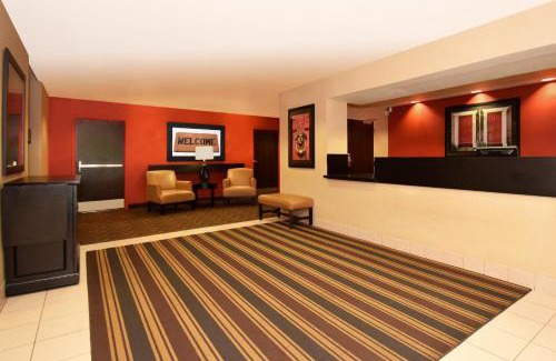 Hillside Hotel | Comfortable MainStay Suites in Chicago Hillside for All