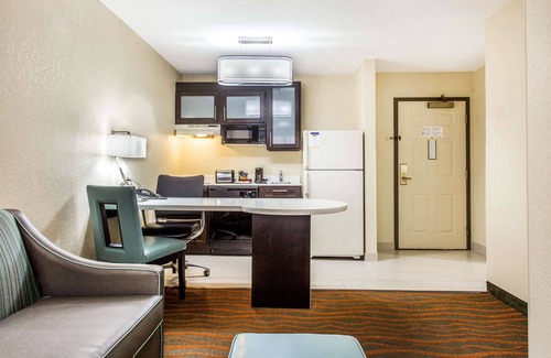 Greenville - Spartanburg Hotel | Convenient MainStay Suites Near Greenville Airport