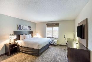 Logan Hotel | Discover MainStay Suites in Logan, Ohio: Pet-Friendly Haven