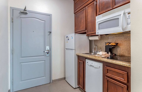Port Arthur Hotel | Comfortable Stays at MainStay Suites Port Arthur