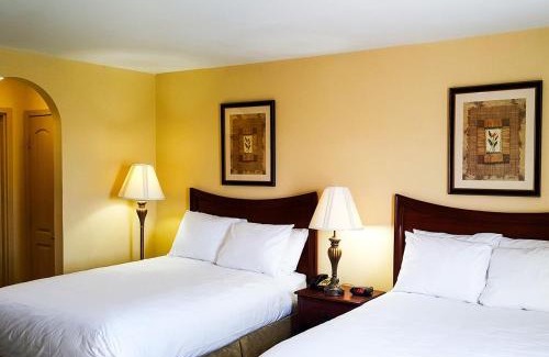 Port Arthur Hotel | Comfortable MainStay Suites Port Arthur with Pool & Hot Tub