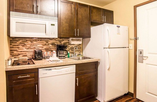 Rapid City Hotel | Inviting MainStay Suites in Rapid City with Pool & Spa