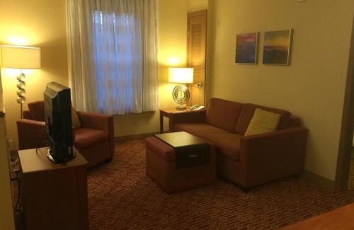 Potomac Falls Hotel | Convenient Hawthorn Suites Sterling Dulles North Awaits
