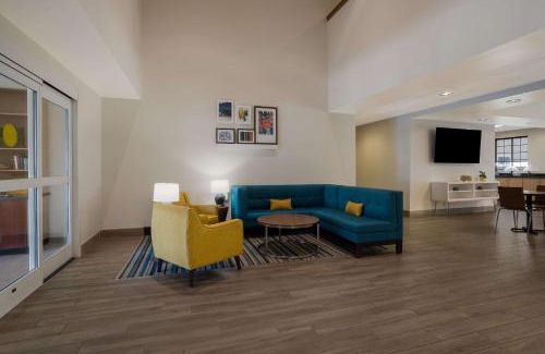 Wilmington Hotel | Pet-Friendly MainStay Suites Wilmington with Pool Access