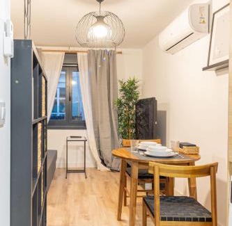 Verin Apartment | Maior 5 Apartamentos: Family-Friendly Retreat with Top Ratings