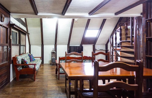 Mairipora Ski Chalet | Relaxing Retreat in Mairipora with Pool and Wi-Fi Access