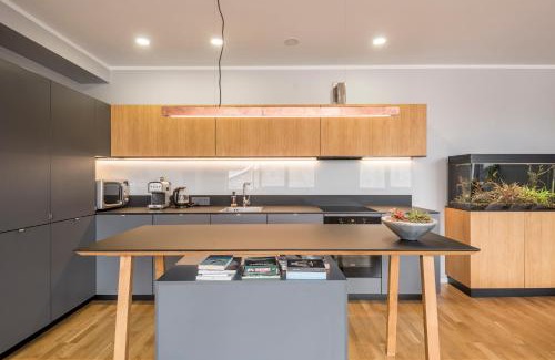 Liberty Avenue Apartment | Pet-Friendly Maironis Apartment 2 with Hot Tub & High Ratings