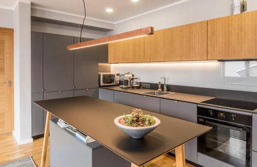 Liberty Avenue Apartment | Pet-Friendly Maironis Apartment 2 with Hot Tub & High Ratings