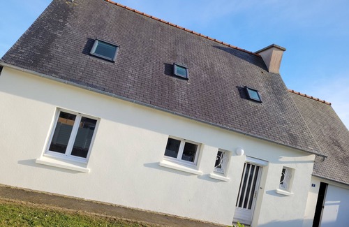 Plouneour-Brignogan-Plages House | Cozy Maison Steps From the Beach with Oceanfront Views