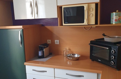 Saint-Saturnin-les-Avignon House | Maison Centre Village: Tranquil Retreat Near Avignon