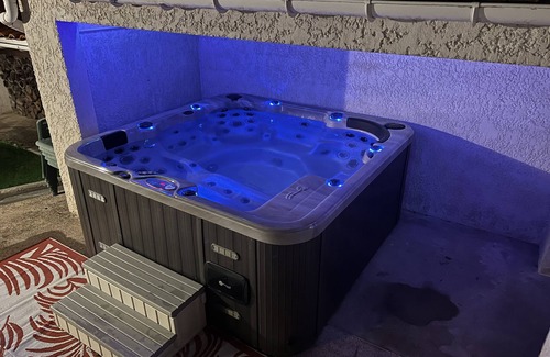 LʼAiguillon-sur-Mer House | Cozy Maison Steps from the Beach in Laiguillon sur Mer