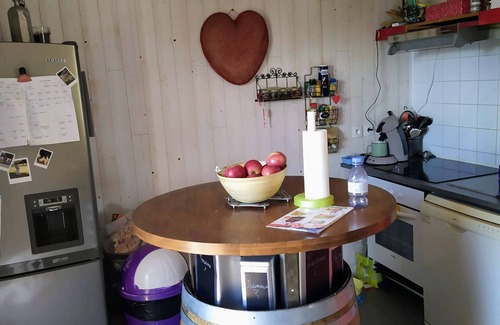 Saint-Genies-de-Malgoires Villa | Relaxing Maison en Bois with Private Pool in Southern France