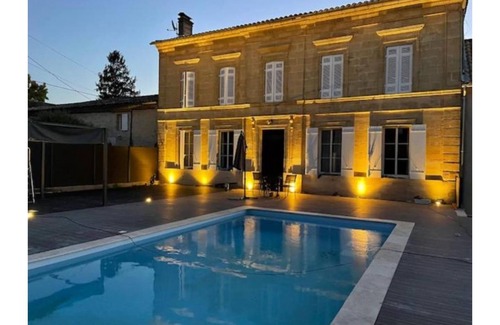 Saint-Philippe-dAiguille House | Restored Maison de Maître Gironde with Pool & Breakfast