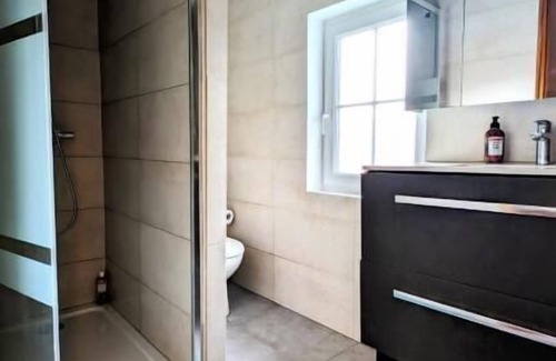 Verneuil-sur-Avre Bed & Breakfast | Maison Cosy Hypercentre: Spa & Restaurant Near the Station