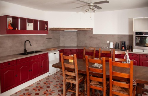 Mielan House | Relaxing Retreat Near Marciac with Hot Tub & Pet-Friendly