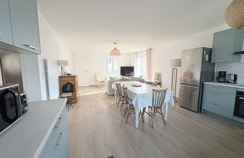 La Turballe House | Beautiful Maison Close to Beach with Pool and Ocean View