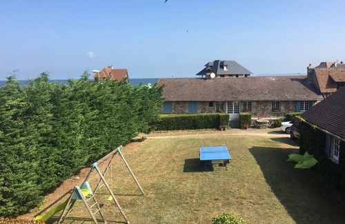 Benerville-sur-Mer House | Cozy Maison Steps from the Beach with Ocean Views