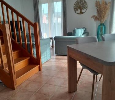 La Faviere Apartment | Seaside Retreat: Family-Friendly Hotel Near the Beach