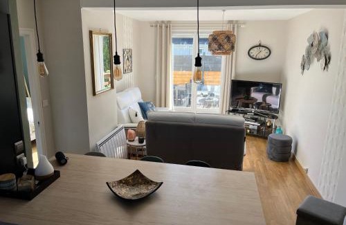 Courseulles-sur-Mer House | Beachside Retreat: Family-Friendly Stay Near the Shore