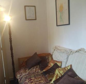 Le Creusot House | Timeless Vintage Home with Spacious Grounds & Pet Friendly
