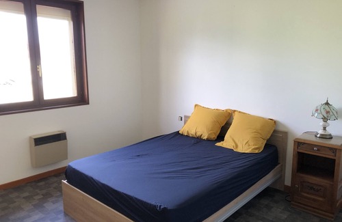 Sanvignes-les-Mines Cabin | Peaceful Country Retreat: Family-Friendly Accommodations