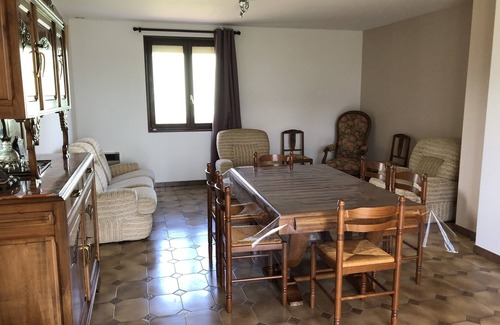 Sanvignes-les-Mines Cabin | Peaceful Country Retreat: Family-Friendly Accommodations
