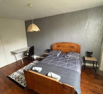 Troyes House | Discover Family-Friendly Maison à Troyes with Pet Access