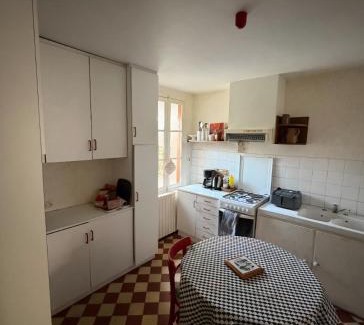 Troyes House | Discover Family-Friendly Maison à Troyes with Pet Access