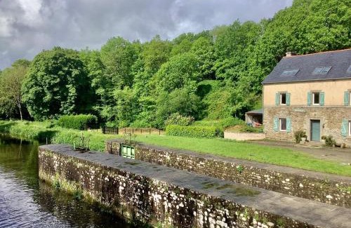 Carhaix-Plouguer Villa | Relax at MAISON Éclusière with Pool, Hot Tub & Ocean Views