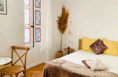 Le Pharo Apartment | Cozy Maison ŪMA: Oceanfront Views & Family-Friendly Fun