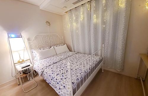 Hanam Apartment | Lake Parkview: 10/10 Rated with Family-Friendly Features