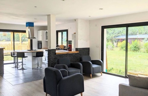 Escource Villa | Relaxing Maison with Pool and Garden Near Contis Beaches
