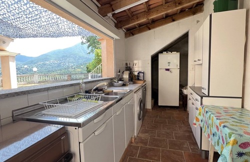 Santʼ Andrea-dʼOrcino House | Spacious Maison for 10, Steps from Tiuccia Beach