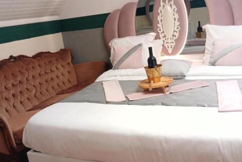 Tremblay-en-France House | Maison 10 pièces Spa jacuzzi Paris Airport CDG jardin arboré clos