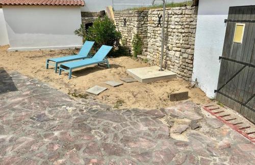 La Tranche-sur-Mer House | Oceanfront Retreat: Maison 100m Plage, La Tranche sur Mer