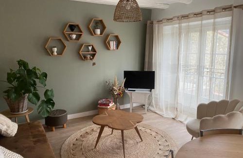 Mortagne-sur-Sevre House | Cozy Maison Near Puy du Fou - Child Friendly Retreat