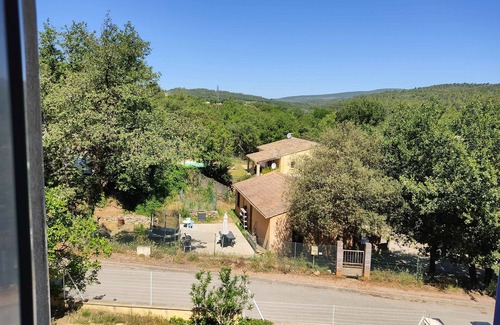 Provence House | Spacious Maison with Ocean and Lake Views for Your Retreat