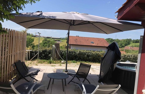Saint-Pee-sur-Nivelle House | Relaxing Maison with Ocean View near Lac de St-Pée
