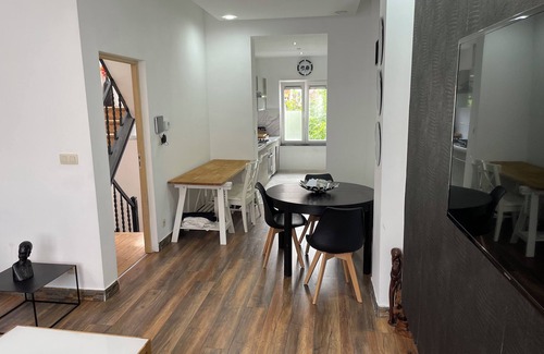Ganshoren House | Cozy Maison in the Heart of Brussels with Hot Tub & Kitchen