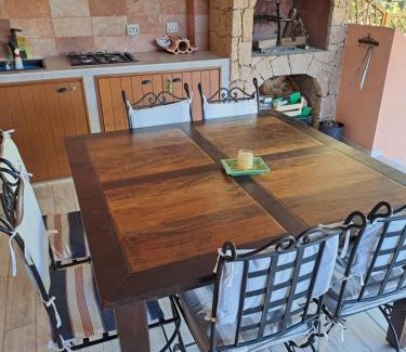 Rena Majore House | Oceanfront Maison with 2 Bedrooms Near the Beach