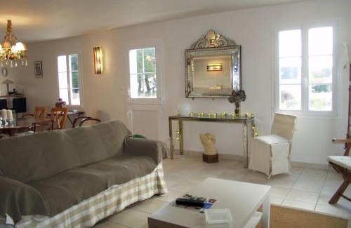 Sauzon House | Family-Friendly Maison Sauzon: Ideal for Up to 7 Guests