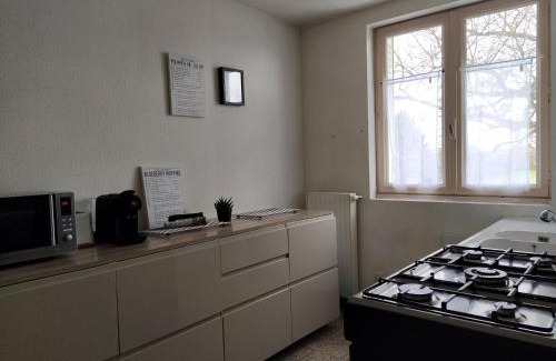 Rancy House | Cozy Retreat with Parking and Garden for Your Stay